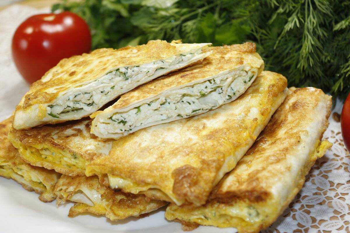 Конвертики из лаваша с сыром и яйцом: рецепт с фото