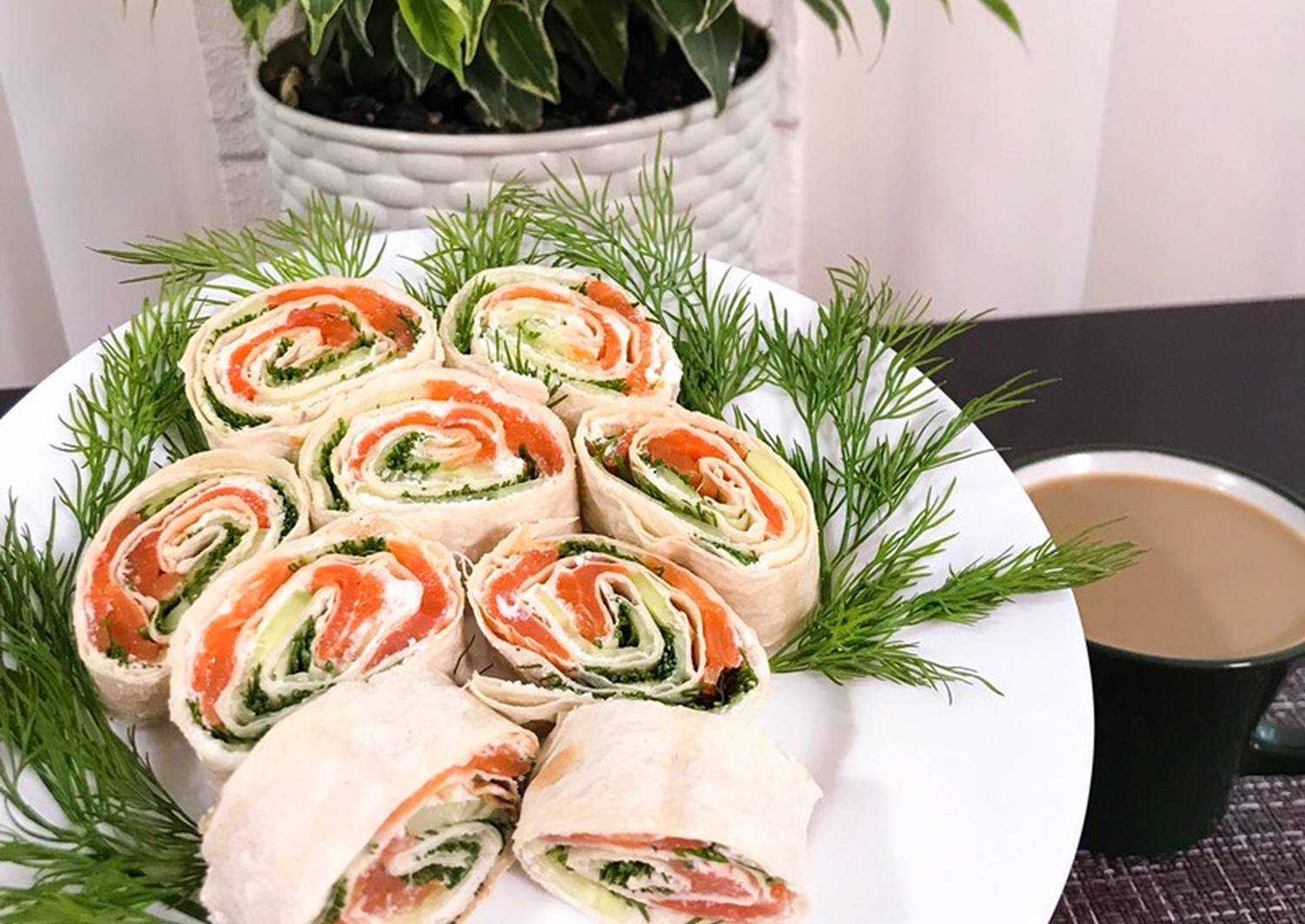 Рулет из лаваша с курицей – 10 рецептов вкусной начинки (с фото)
