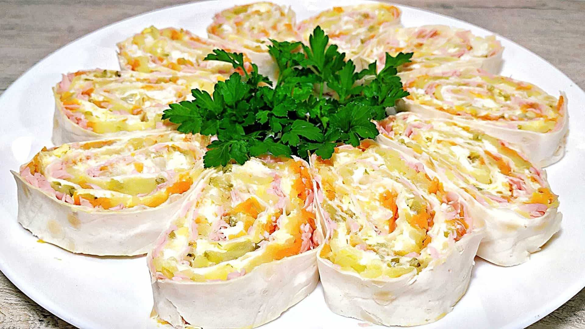 Пирожки с крабовыми палочками и сыром. ингредиенты на три порции