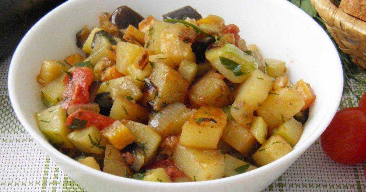 Как потушить кабачки на сковородке или в духовке