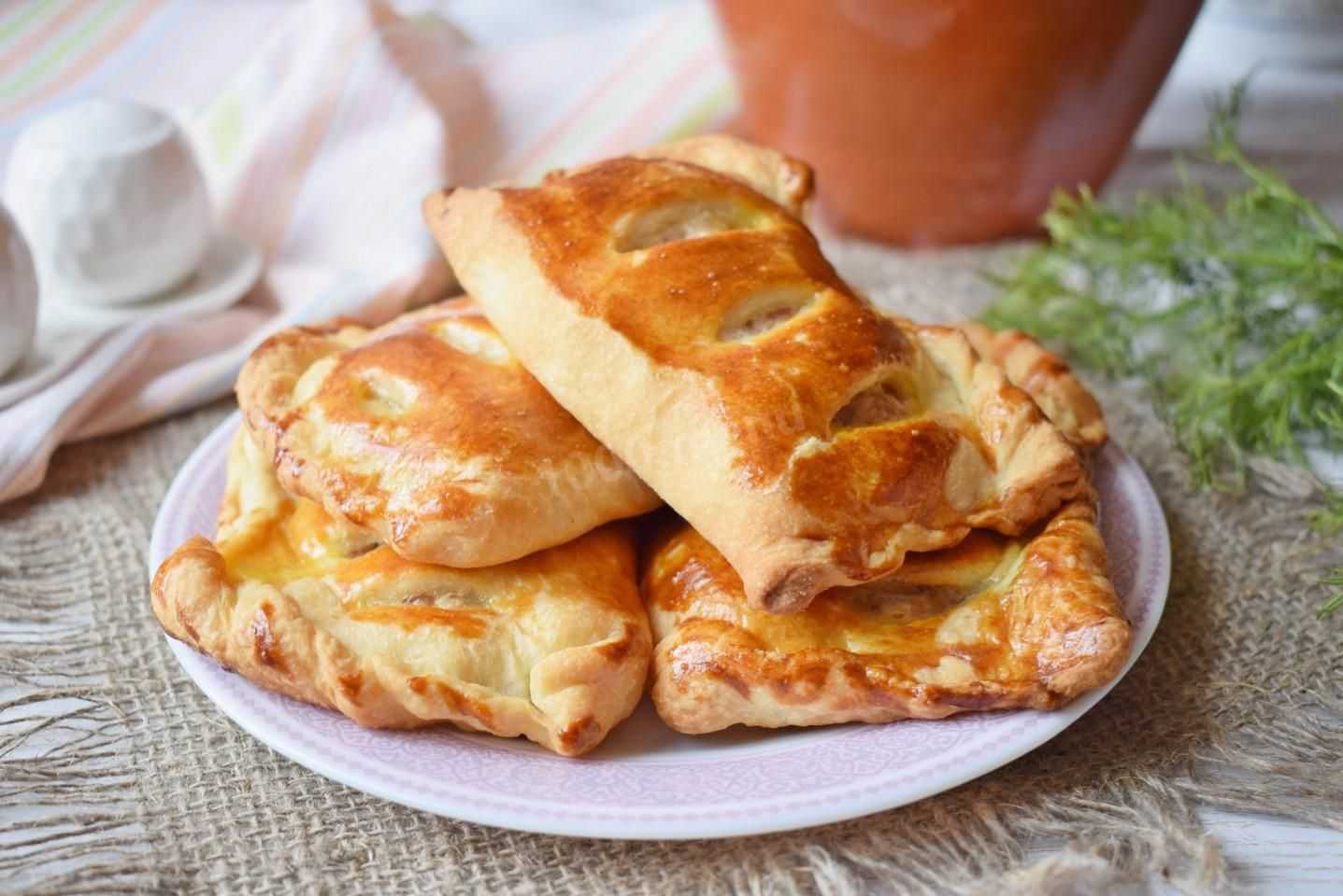 Что можно приготовить из слоёного дрожжевого теста быстро вкусно: сладости в духовке