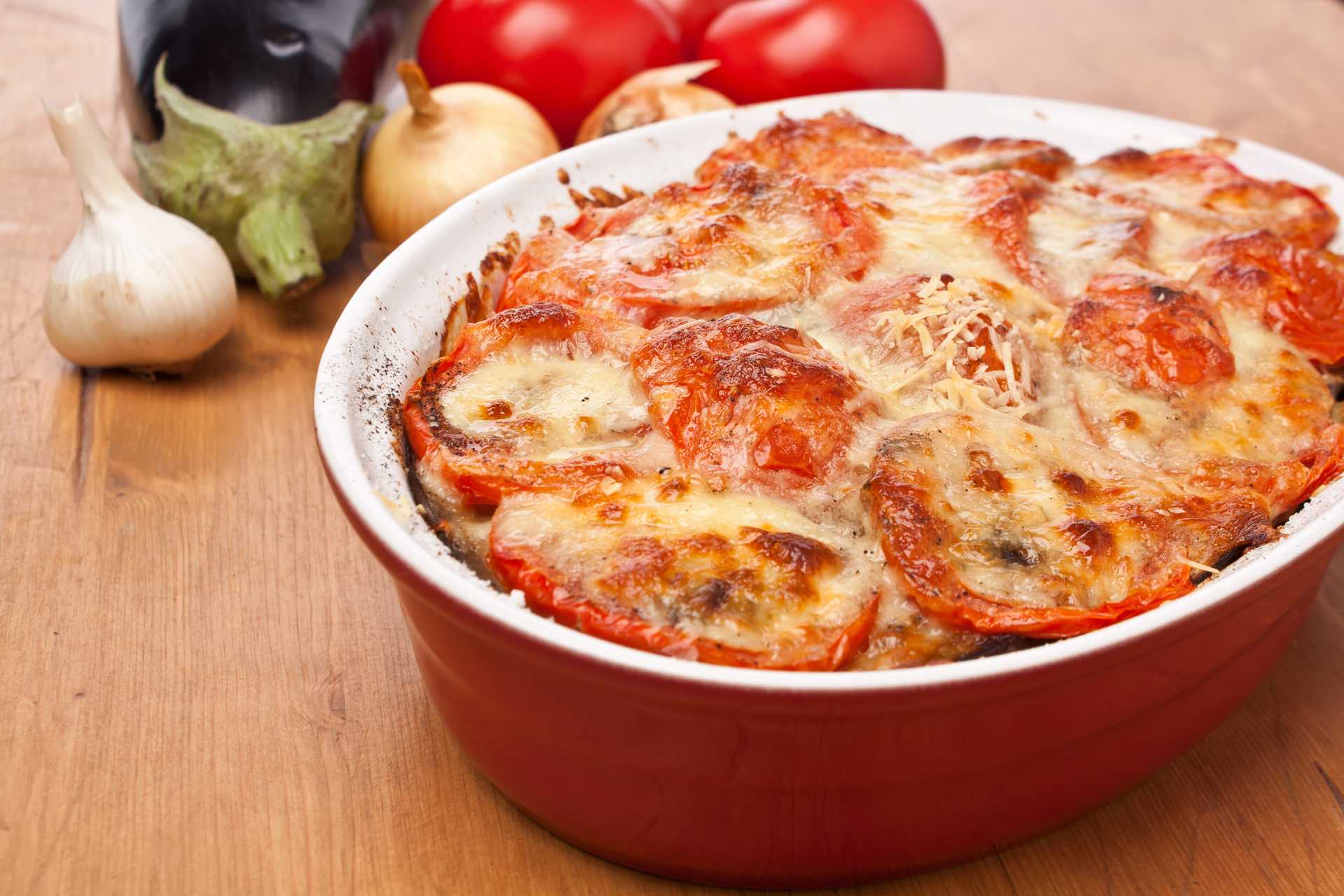 Тушеная капуста с сосисками – 6 рецептов