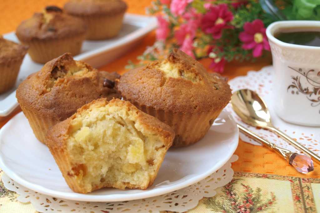 Банановые маффины на сметане с использованием: яйца куриные,песок сахарный,мука,сметана Банановые маффины на сметане - быстрая и легкая выпечка к чаю или кофе Маффины получаются очень мягкими, воздушными и с насыщенным банановым вкусом
