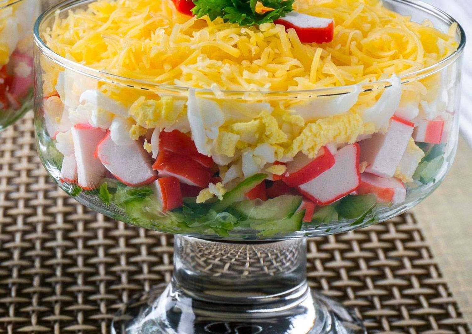 Салаты с крабовыми палочками: 12 простых и вкусных рецептов на праздник