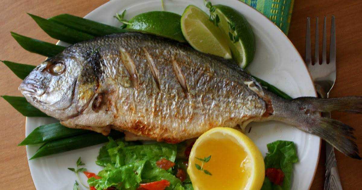 Дорадо, жареная на сковороде: рецепты, как приготовить рыбу целиком или филе - onwomen.ru