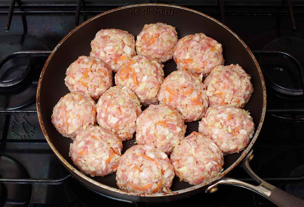 Голубцы из свежей капусты и куриного фарша — пошаговый рецепт