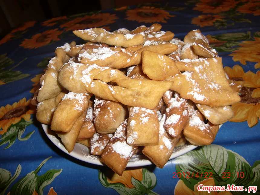 Тонкий, хрустящий хворост по самому вкусному и простому рецепту