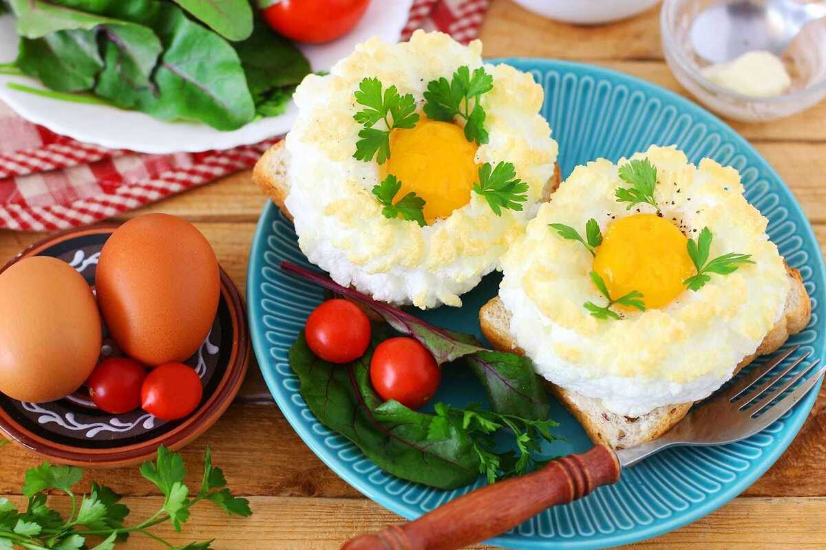Стоит ли делать яичницу на сливочном масле