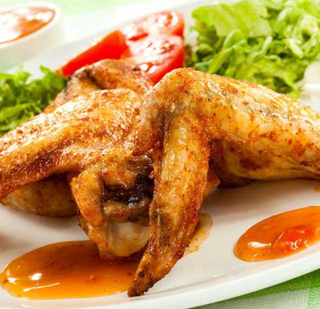 Запеченные в духовке крылья индейки: вкуснейшие рецепты, особенности приготовления, время запекания - onwomen.ru