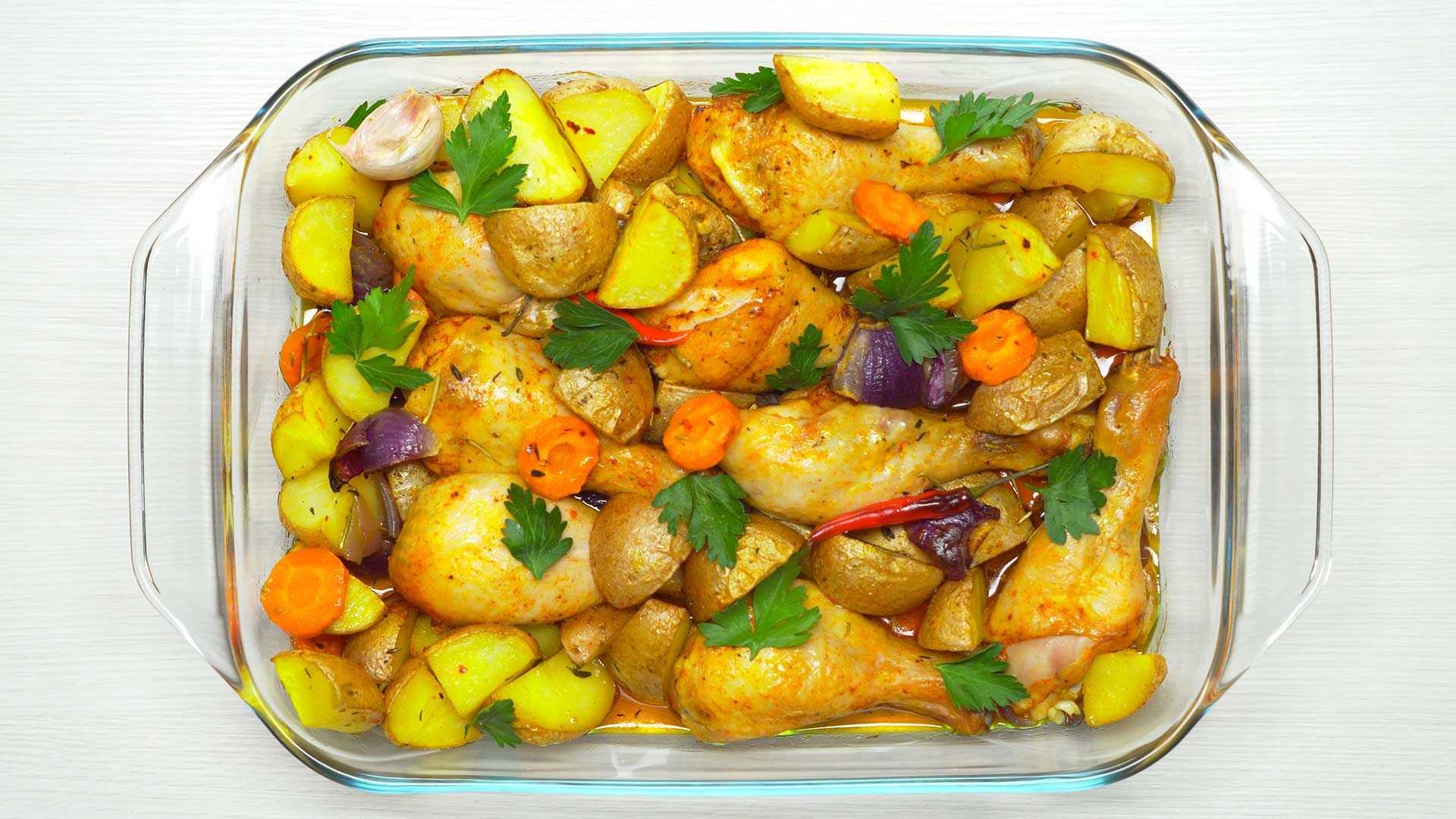 Куриные голени с картошкой в духовке - простые и вкусные рецепты