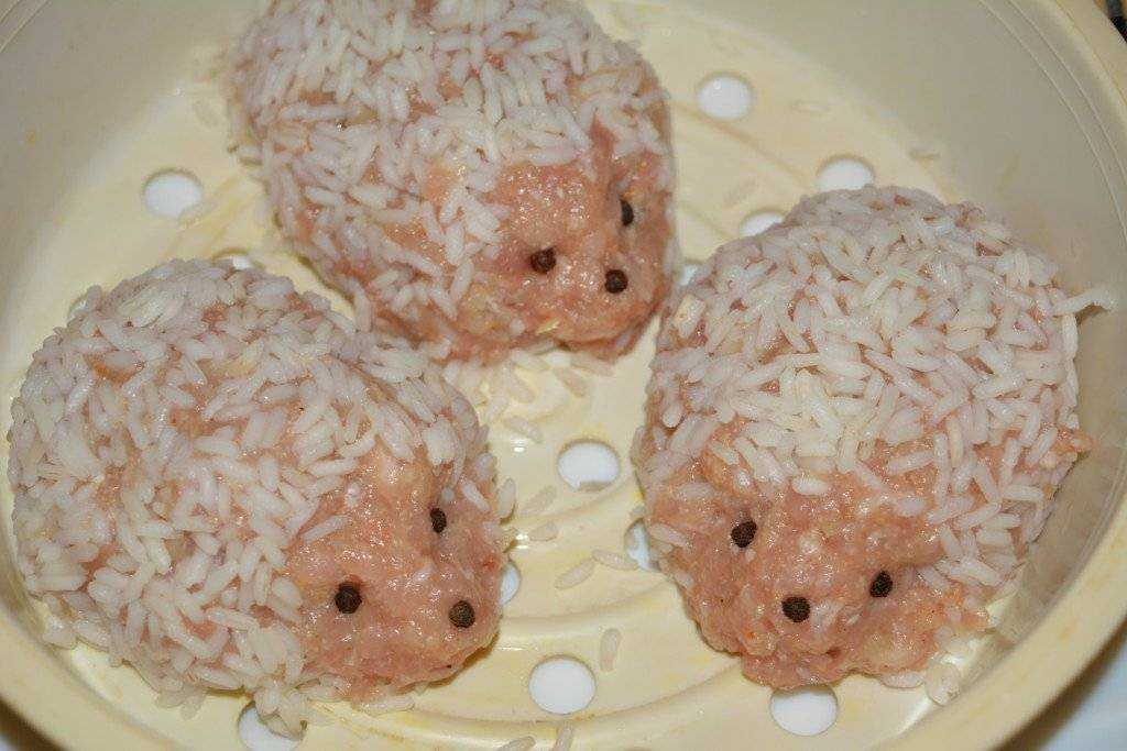 Как и сколько варить ежики из фарша с рисом в кастрюле