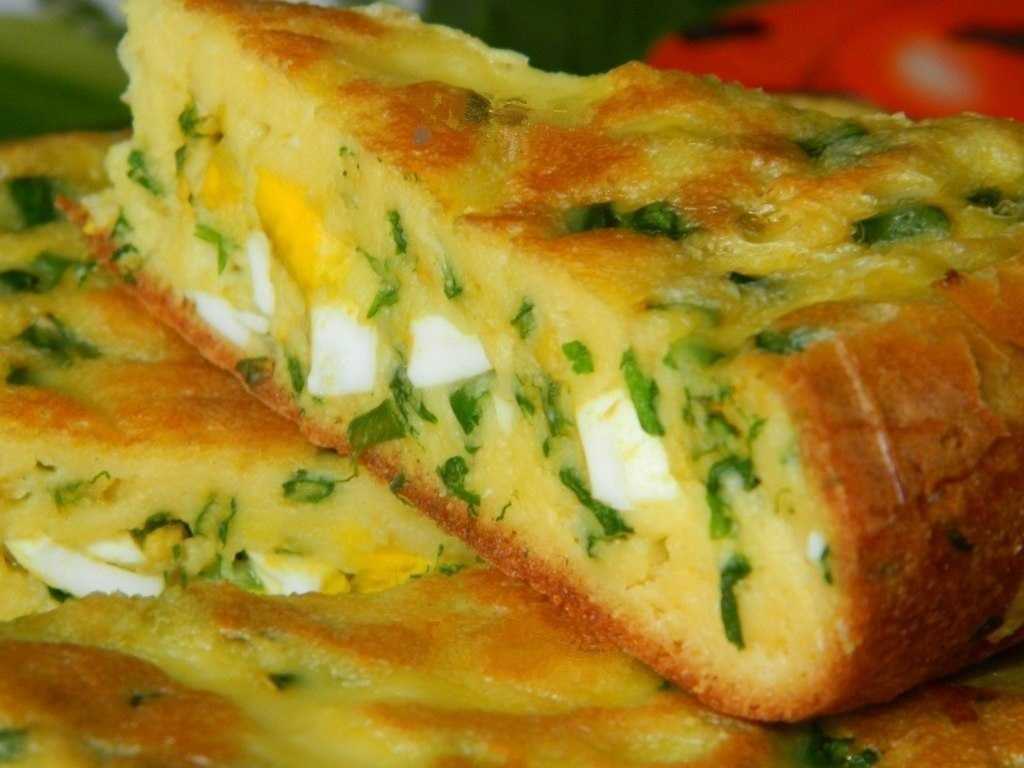 Пирожки с яйцом и зеленым луком — 5 вкусных пошаговых рецептов