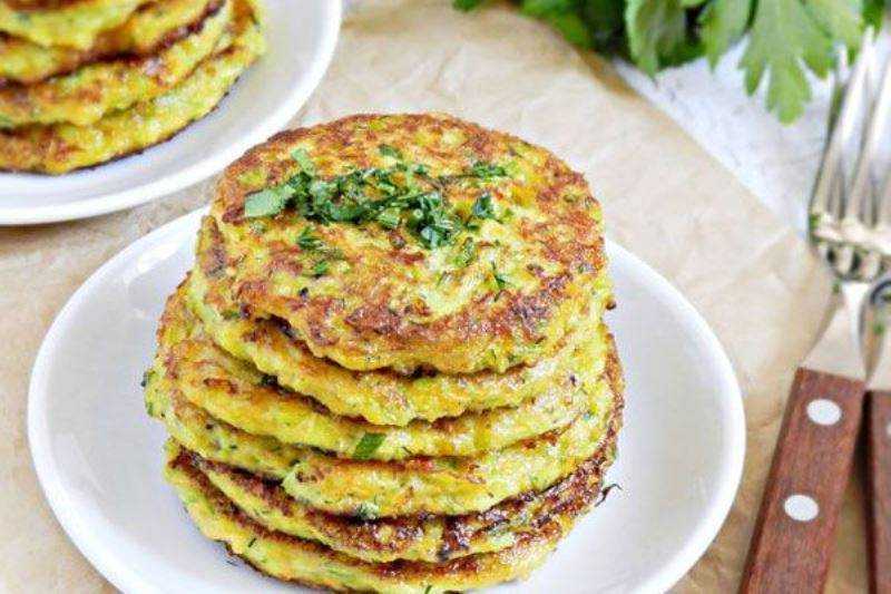 Оладьи из кабачков — самые вкусные и простые рецепты