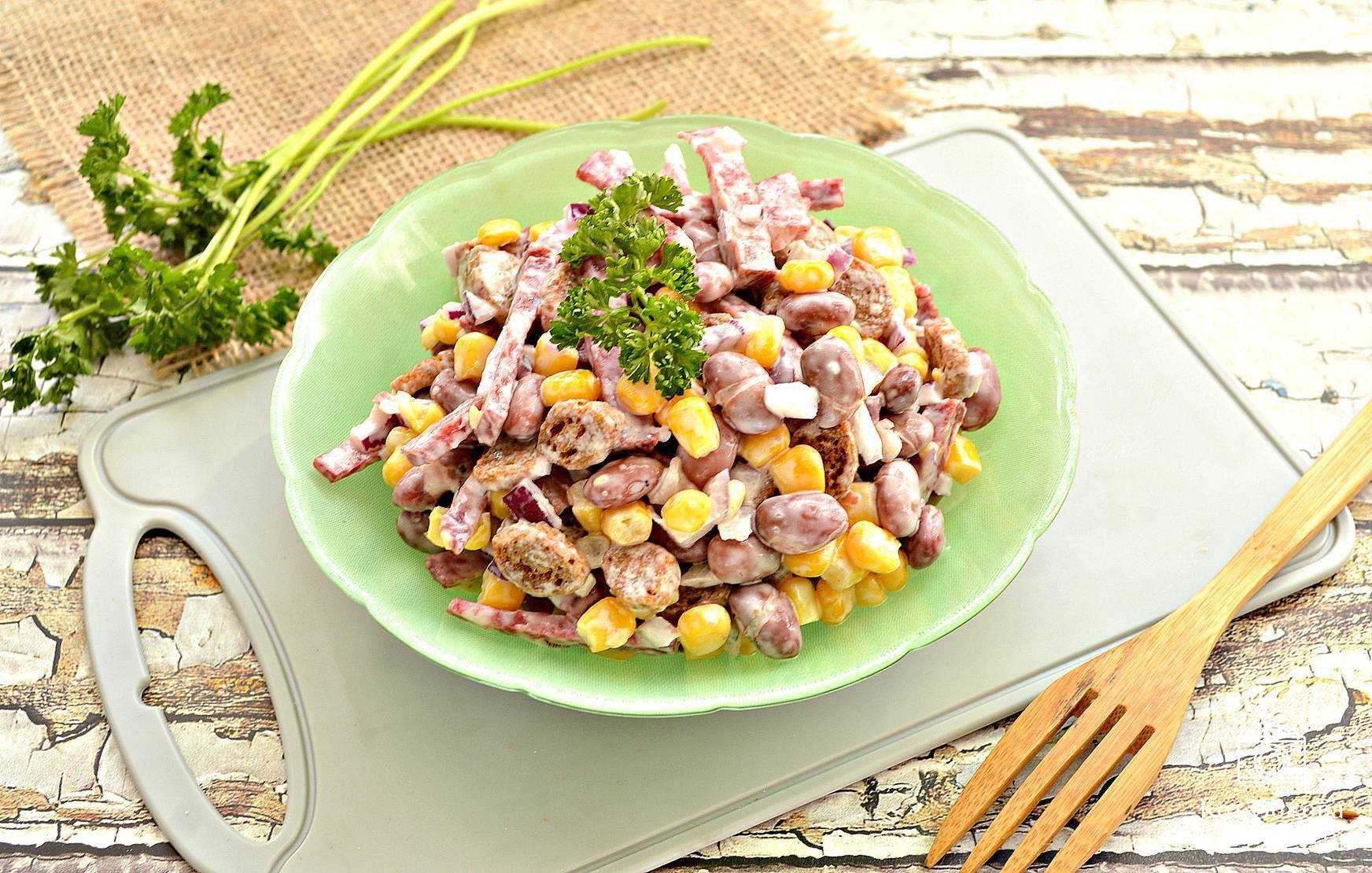 Салаты с копченой курицей — 17 очень вкусных рецептов
