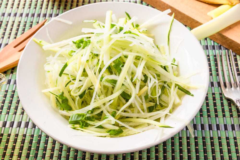 20 полезных и вкусных салатов из дайкона