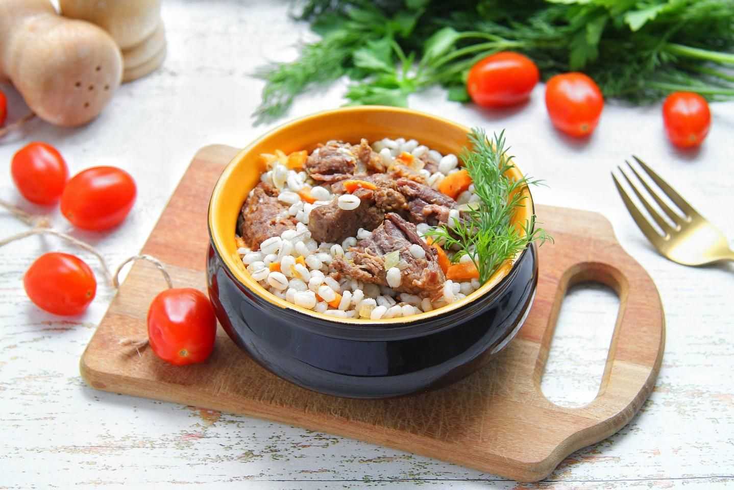 Каша с мясом в банках на зиму 6 рецептов: перловая, гречневая, рисовая, гороховая каша