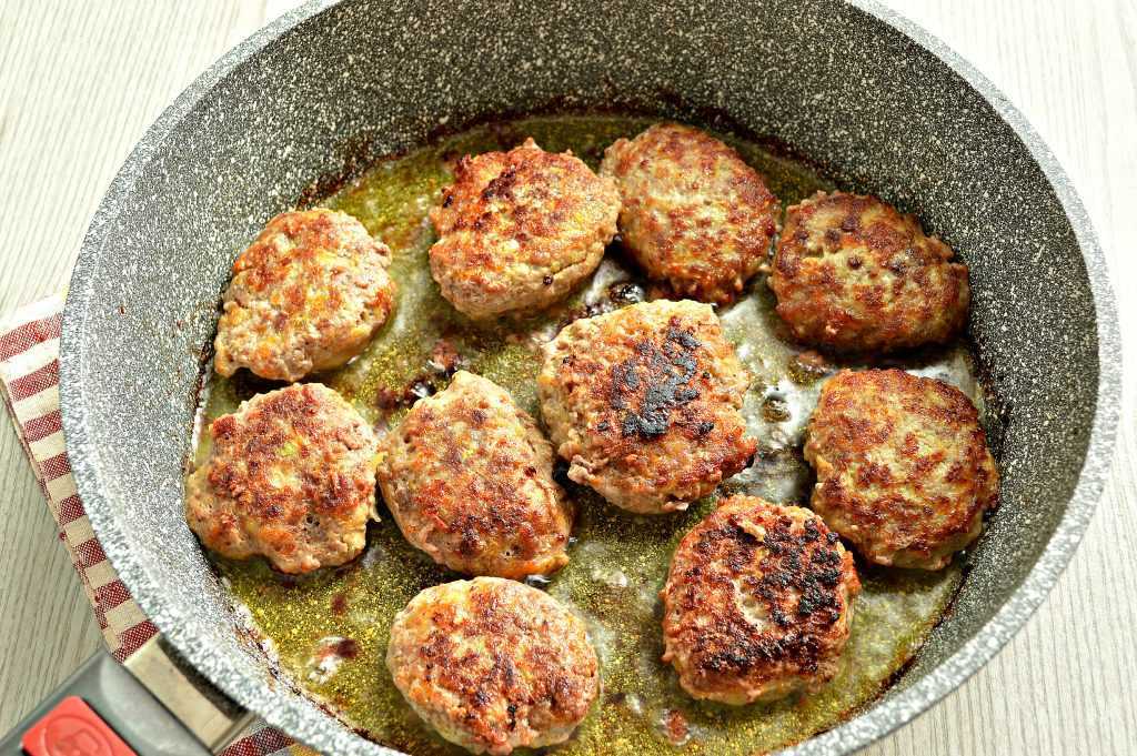 Котлеты из фарша с хлебом и яйцами - 13 пошаговых фото в рецепте