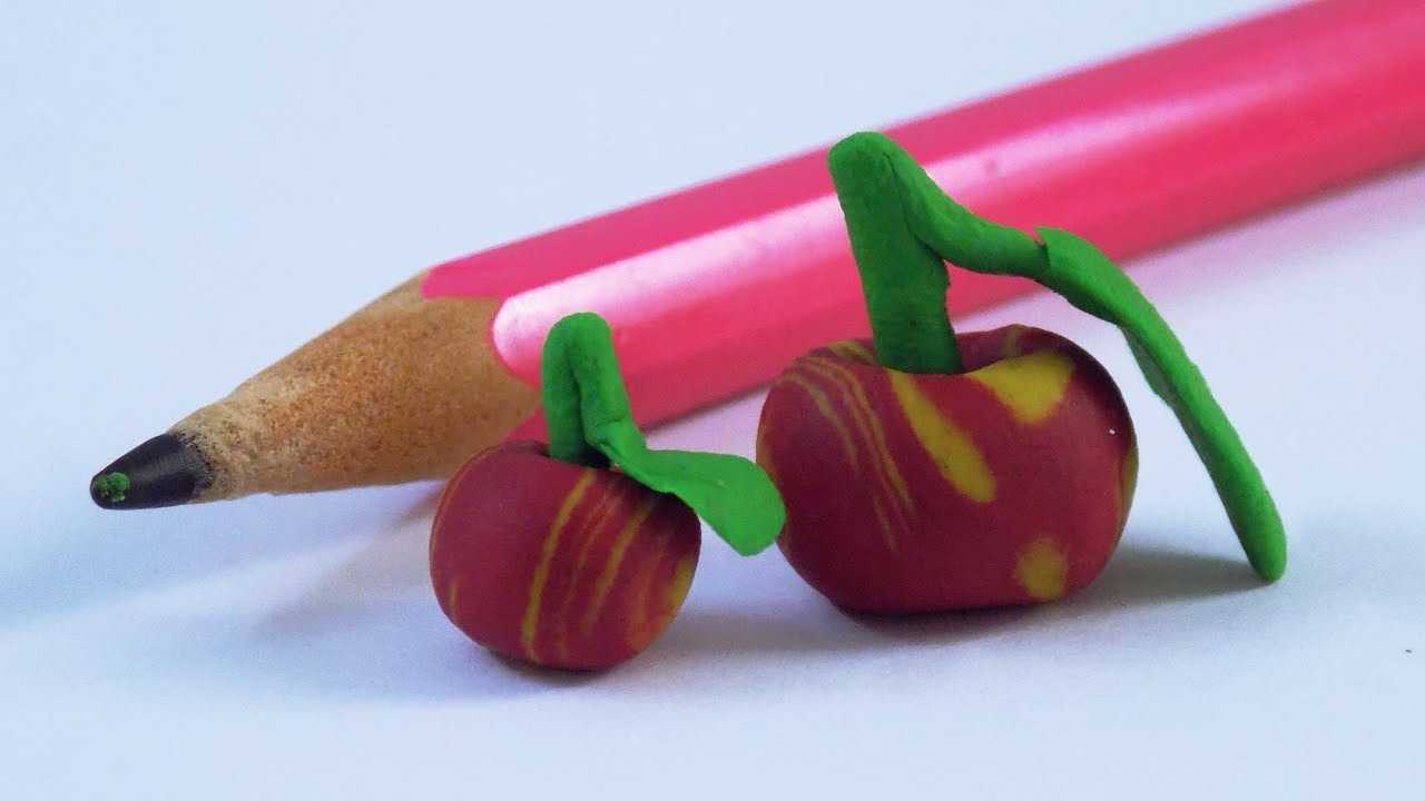 Яблоко из пластилина