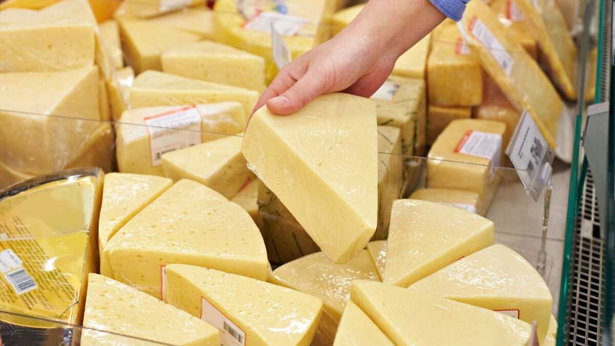 Как отличить сыр от сырного продукта: 5 главных признаков