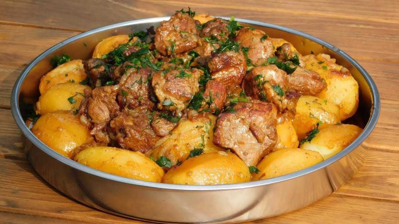 Картошка с мясом на противне - очень простой рецепт с пошаговыми фото