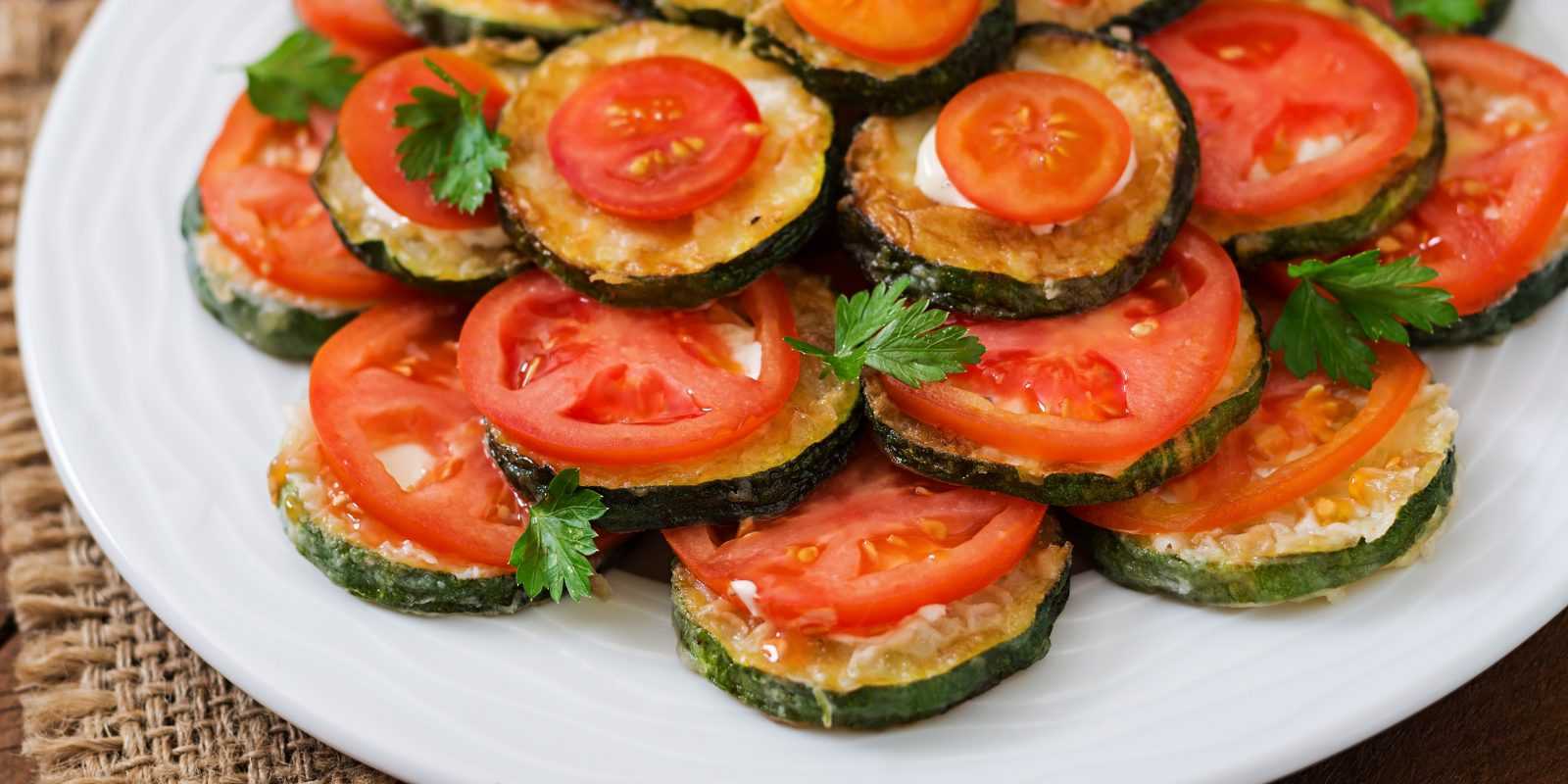 Кабачки, жареные на сковороде: 8 рецептов быстрого и вкусного ужина