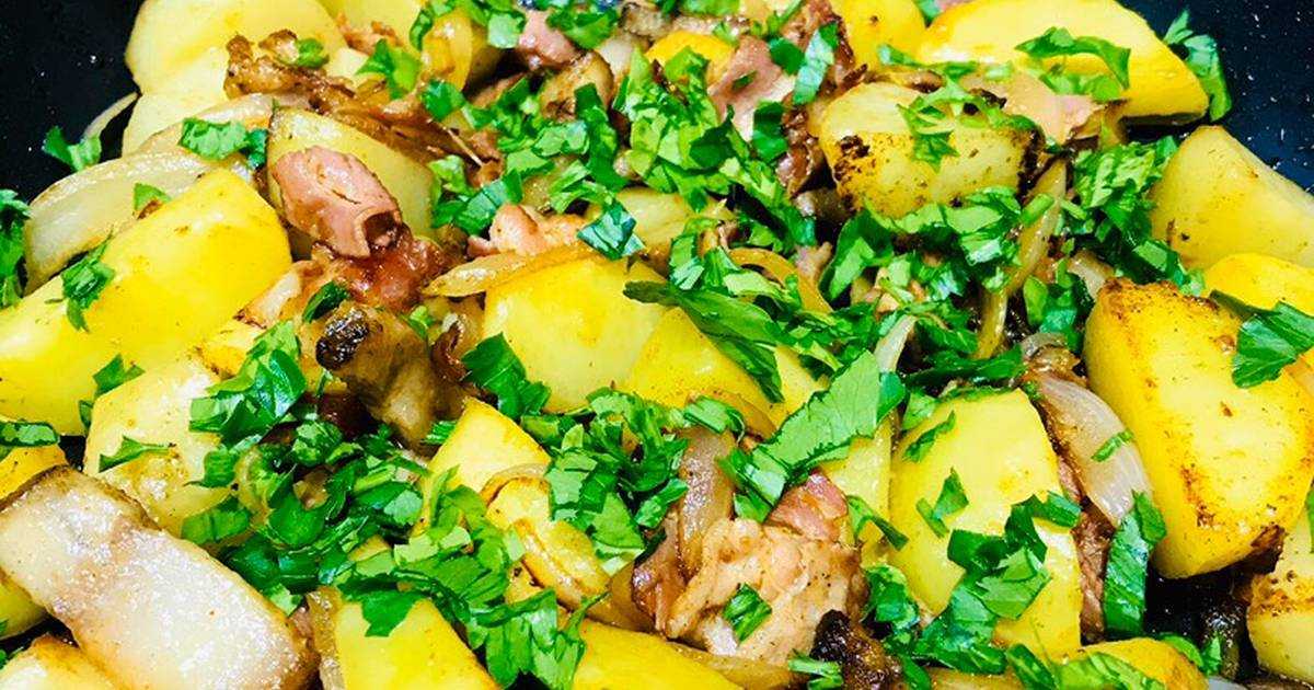 Картошка с беконом – 7 рецептов, как приготовить в духовке, на сковороде и мультиварке