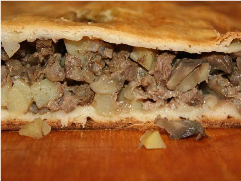 Пироги с мясом и картошкой в духовке — 6 пошаговых рецептов