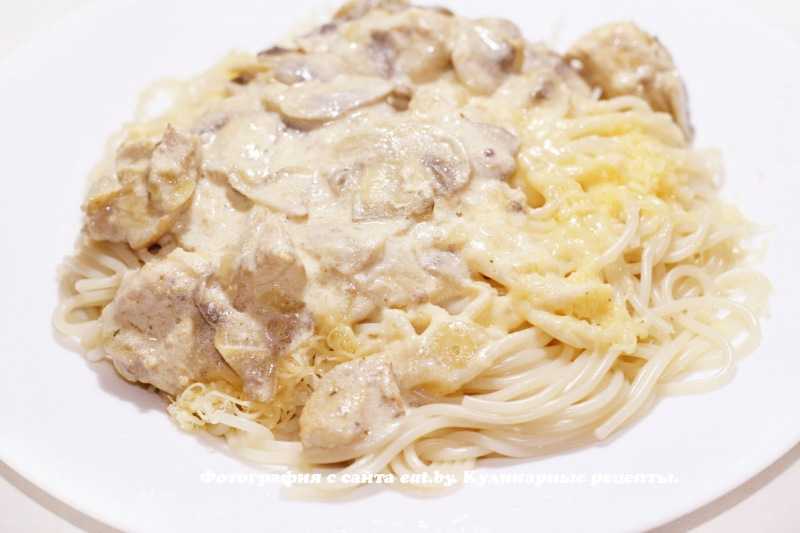 Курица в сметанном соусе – 10 вкусных рецептов