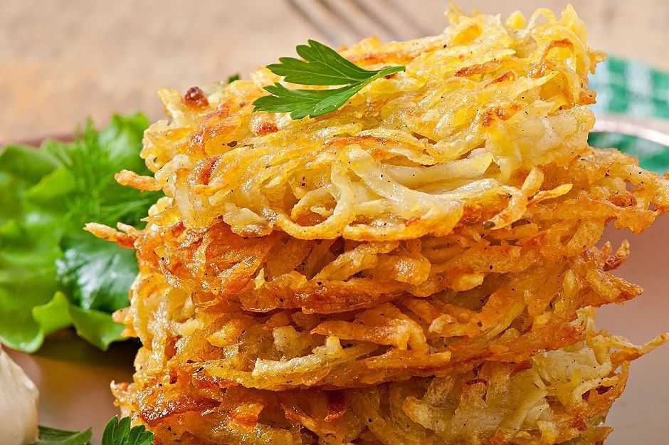 Драники картофельные с сыром, рецепты, фото и видео
