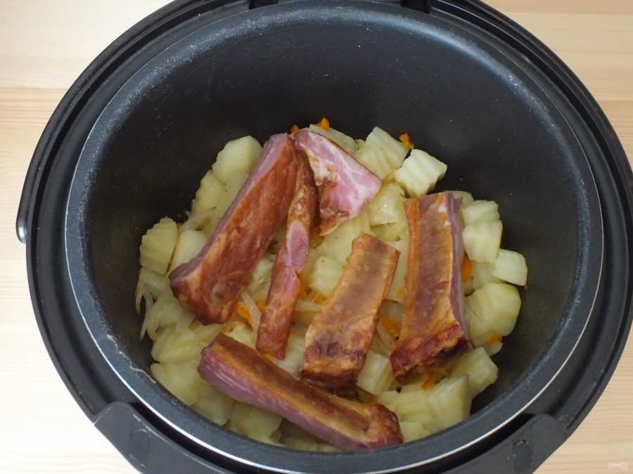 Свиные ребрышки с картошкой в духовке. рецепты пальчики оближешь