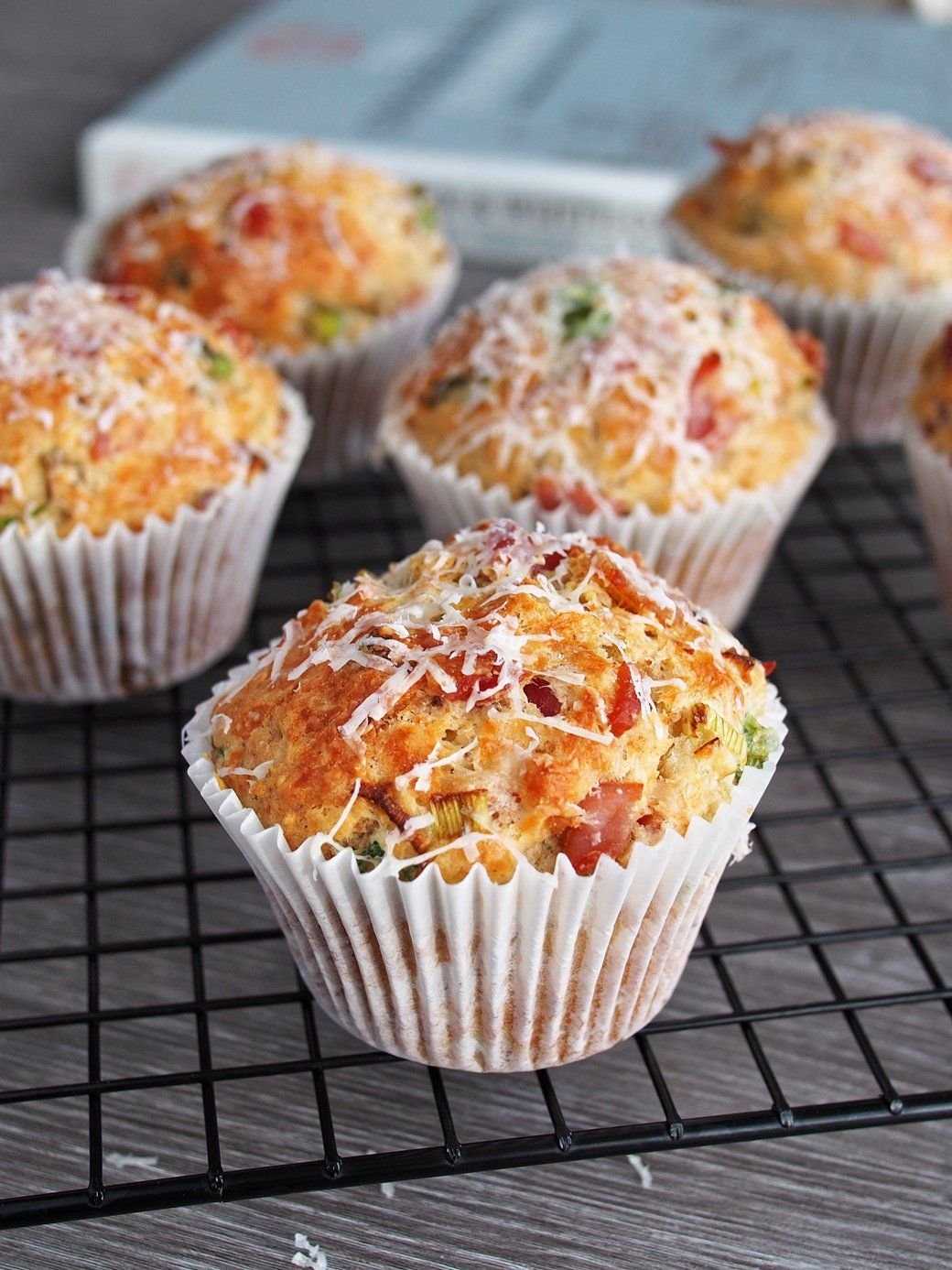 Куриные маффины с сыром